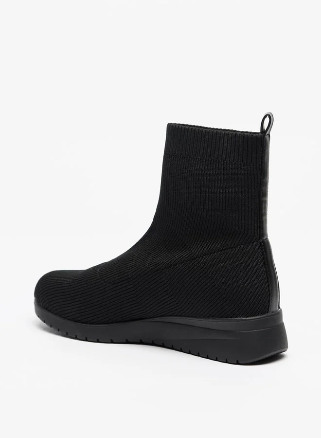 لو كونفورت Women's Textured Slip-On Ankle Boots