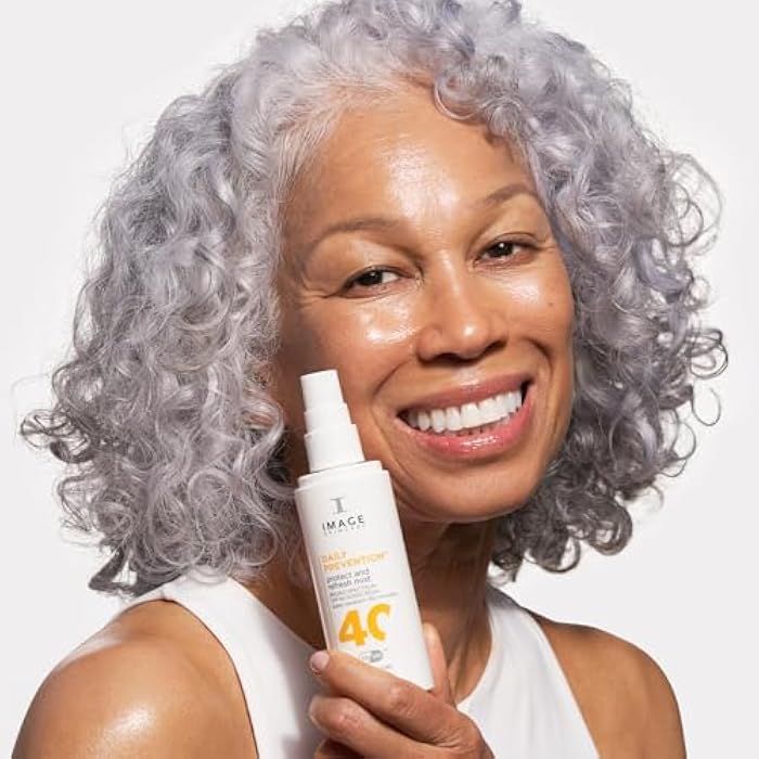 IMAGE SKINCARE رذاذ الحماية والتجديد اليومي من IMAGE Skincare، واقي شمس SPF 40 واسع الطيف، 1 أونصة سائلة بحجم السفر - Image 4