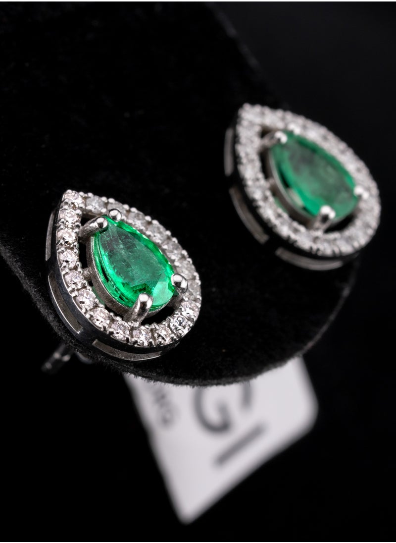 Pear Shape Emerald With Natural Diamond Full Set (IGI Certified)