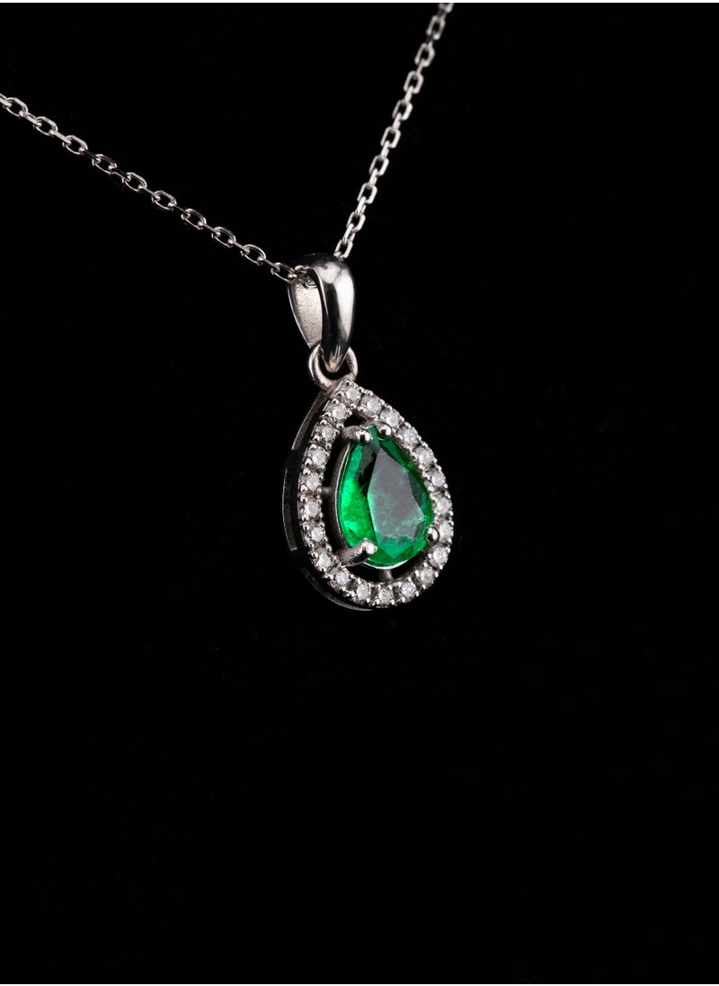 Pear Shape Emerald With Natural Diamond Full Set (IGI Certified)