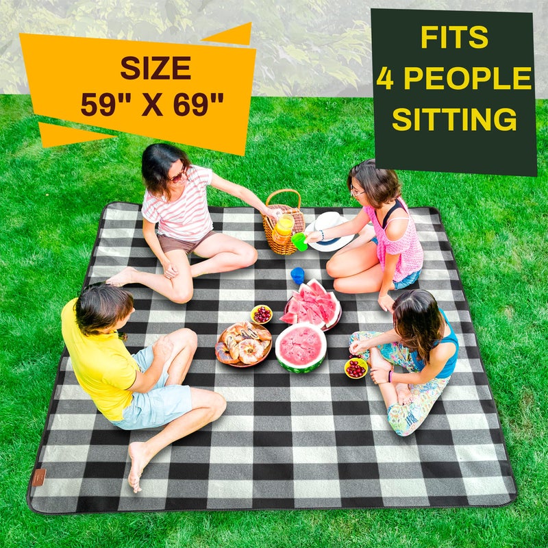 PortableAnd بطانيات قابلة للحمل والنزهات، بطانية فليس ناعمة من 3 طبقات للشاطئ، والتخييم على العشب، مقاومة للماء، ومضادة للرمال، أفضل هدية للأزواج والعائلات، باللونين الأسود والرمادي المربعات - Image 3