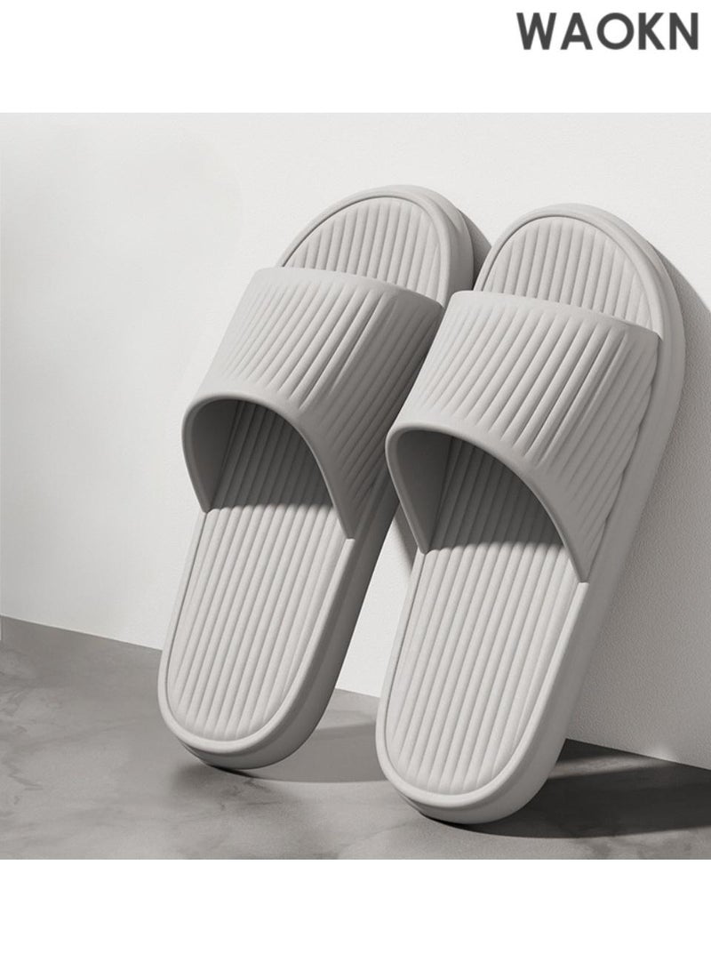 نعال حمام للاستحمام: نعال منزلية خفيفة الوزن ومضادة للانزلاق للاستخدام في الحمام. هذه النعال المنزلية فائقة النعومة مثالية للاستخدام الداخلي والخارجي. تتميز بتصميم موثوق مضاد للانزلاق، مما يضمن السلامة على الأسطح المبللة، بينما يضيف وزنها الخفيف مزيدًا من الراحة. مثالية للحمام أو المنزل أو الاستخدام اليومي، تجمع بين النعومة والمتانة والتنوع في الاستخدام اليومي.