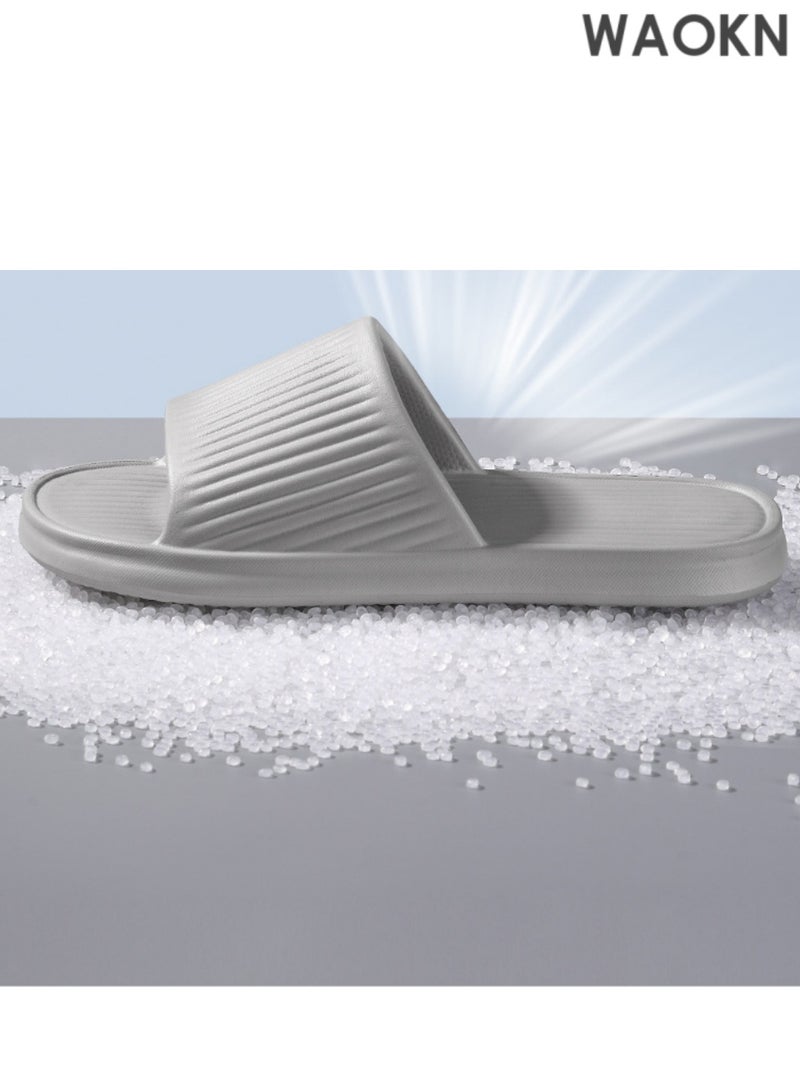 نعال حمام للاستحمام: نعال منزلية خفيفة الوزن ومضادة للانزلاق للاستخدام في الحمام. هذه النعال المنزلية فائقة النعومة مثالية للاستخدام الداخلي والخارجي. تتميز بتصميم موثوق مضاد للانزلاق، مما يضمن السلامة على الأسطح المبللة، بينما يضيف وزنها الخفيف مزيدًا من الراحة. مثالية للحمام أو المنزل أو الاستخدام اليومي، تجمع بين النعومة والمتانة والتنوع في الاستخدام اليومي.