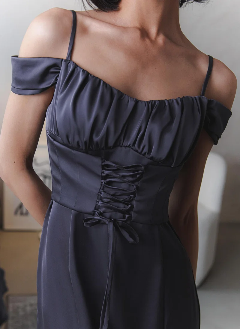 Lichi Short-sleeve midi dress with lace-up waist