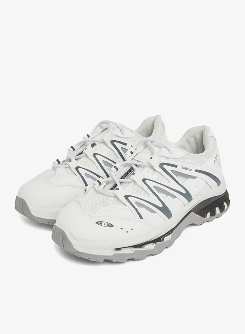 ستايلي اكتيف حذاء رياضي برباط بنمط متعرج
