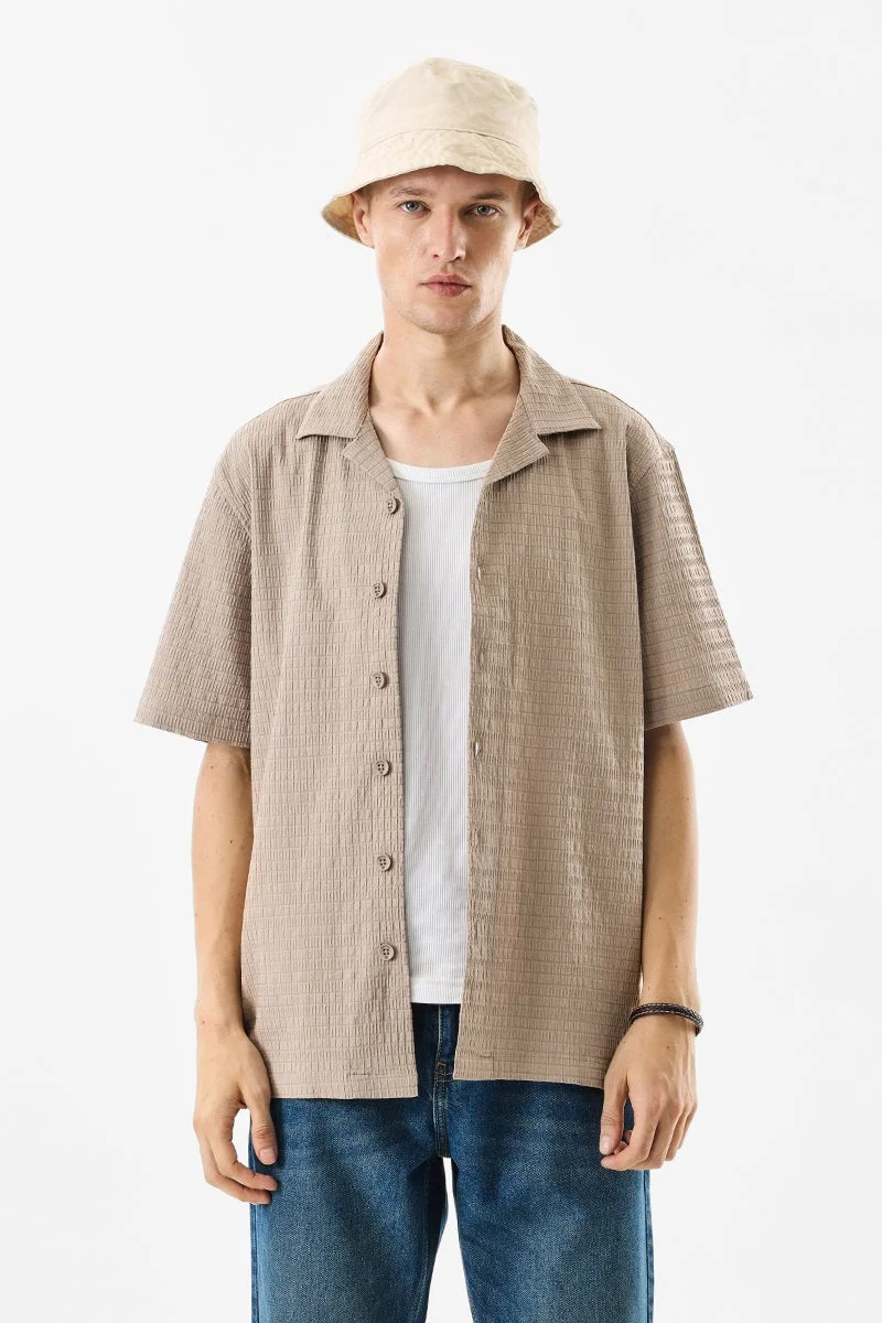 سنيتش قميص بياقة كوبية بقصة ضيقة وملمس مطاطي