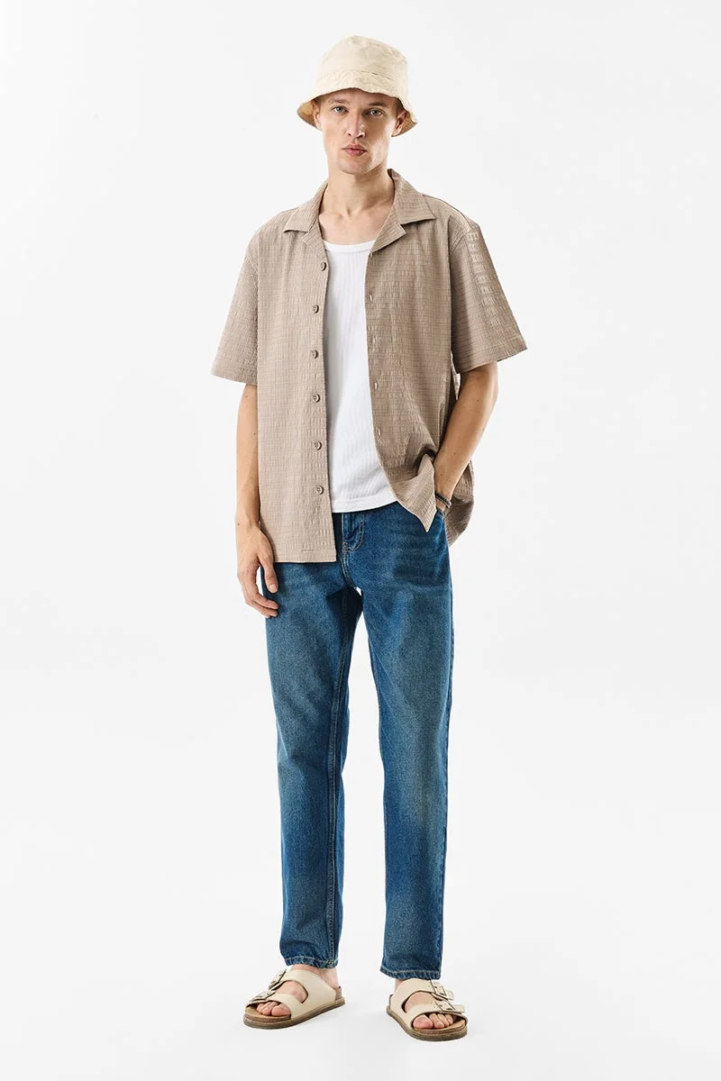 سنيتش قميص بياقة كوبية بقصة ضيقة وملمس مطاطي