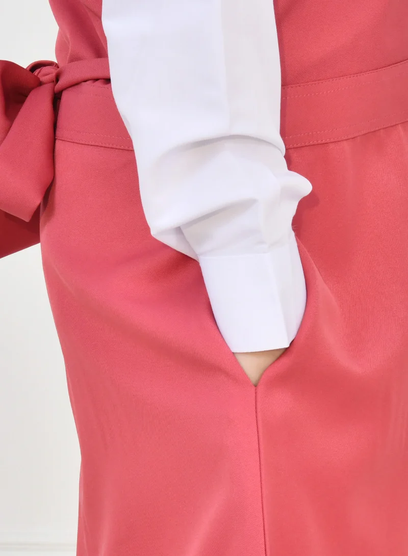 HAWRAA ABAYA Pink apron with a formal cut