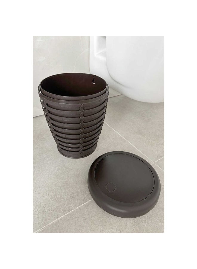 بريمانوفا سلة المهملات على شكل نخيل مع غطاء متأرجح يمكن وضعها في منزلك تحت المكتب أو غرفة النوم أو الحمام بسعة 7 لترات، لون بني - Image 3