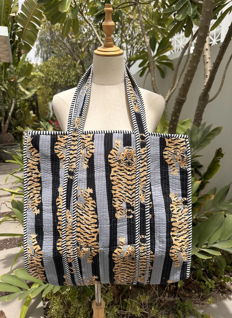 Kyshmysh PROWESS QUILTED TOTE BAG