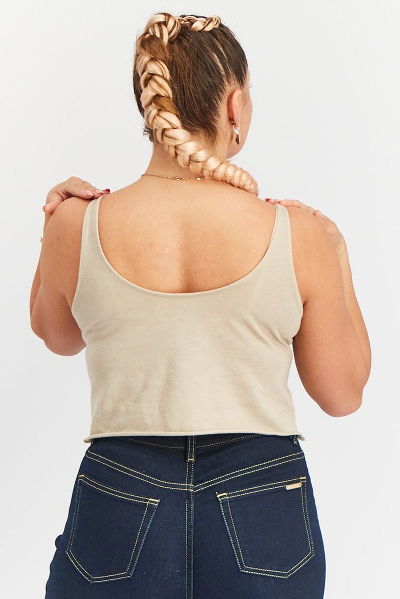 RUNWAY Women U-Neck Sleeveless Graphic Cropped Top, Taupe - Image 4