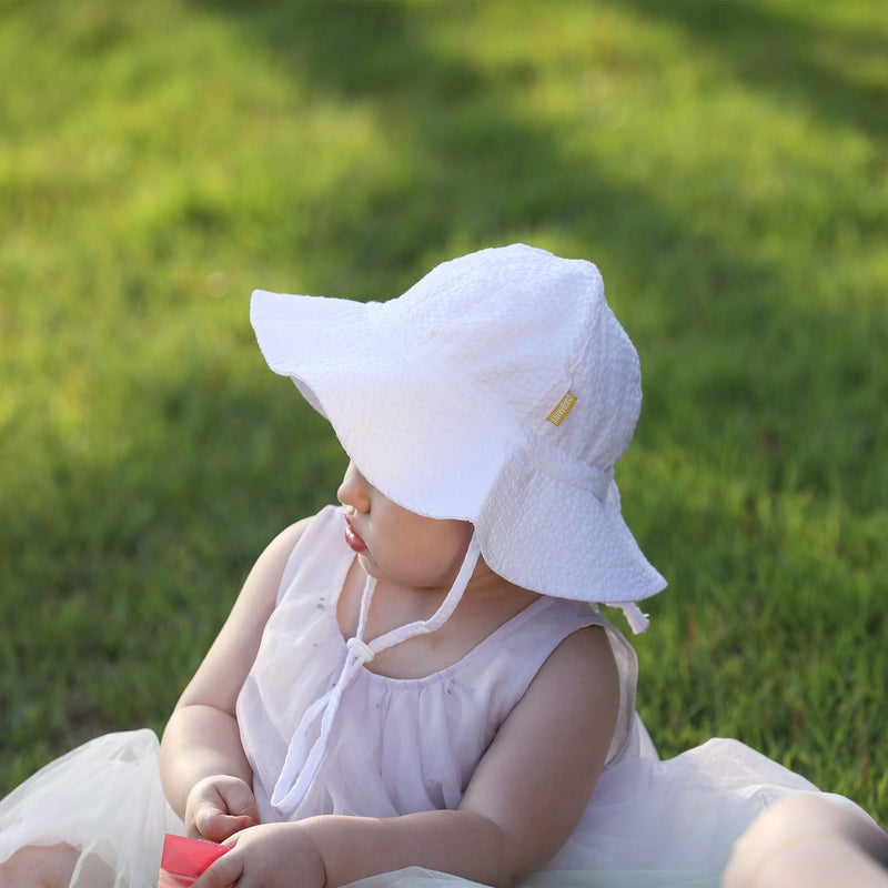 DASMINI Baby & Toddler Wide Brim Sun Hats UPF 50+ Sun Protection Bucket Cap Cute Adjustable Hat (wht Seersucker, 0-6M) - Image 4