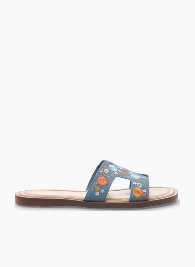 سيليست Women Floral Embroidered Flat Sandals