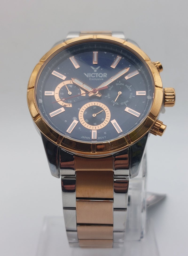 Victor ساعة يد للرجال بتصميم تناظري كوارتز بحزام من الفولاذ المقاوم للصدأ بلونين V1531 - 44 مم - Image 3