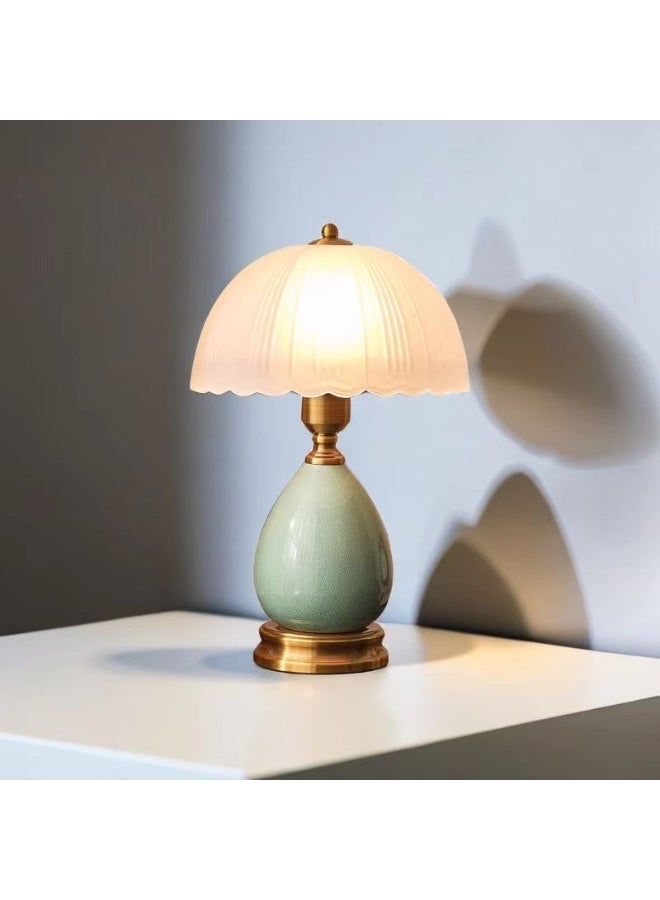 American Retro Ceramic Lamp  - Image 4