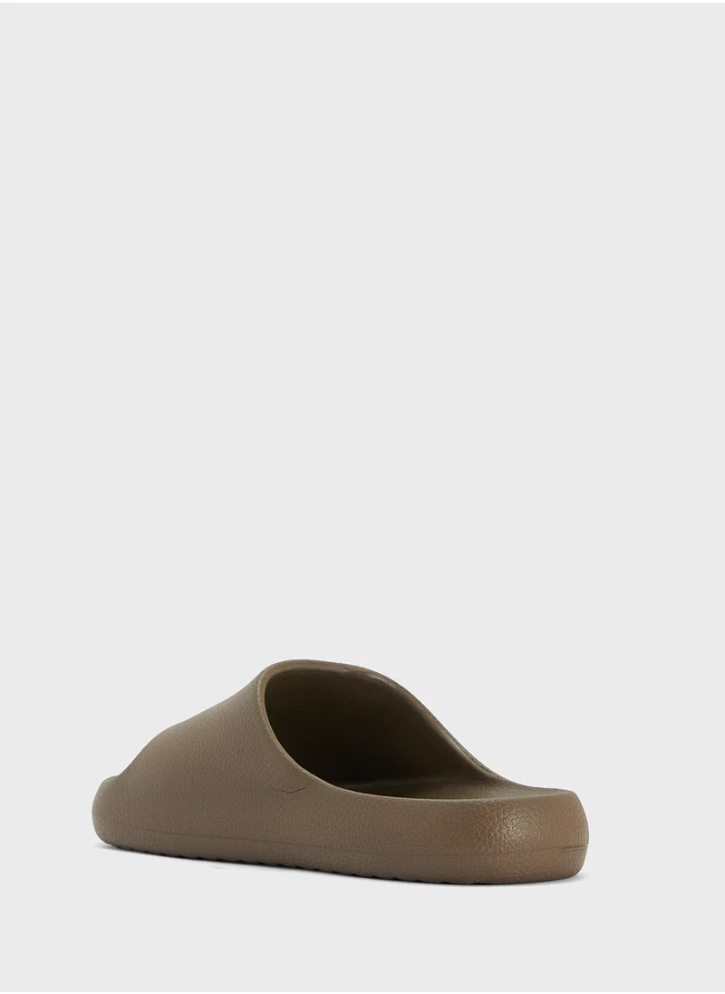 سفنتي فايف Pool Slide Sandals