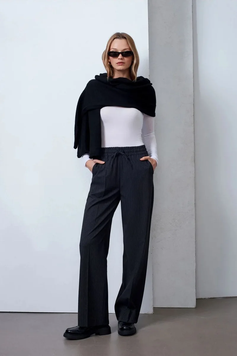 DILVIN Wide-Leg Pull-On Trousers