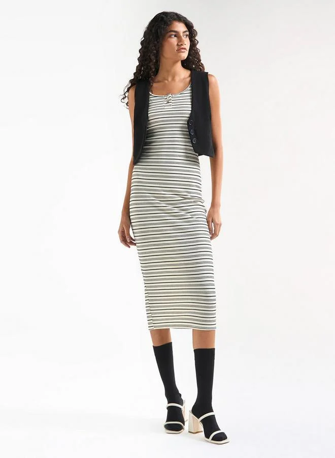 سبلاش فيڤ فستان مخطط دون أكمام بقصّة ضيّقة وياقة مستديرة تفاصيل أزرار