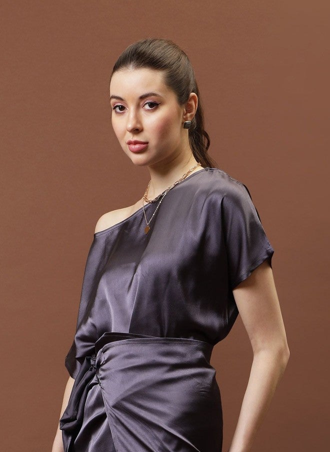 Athena بلوزة بأكمام كيمونو ساتان بنفسجي للنساء - Image 4