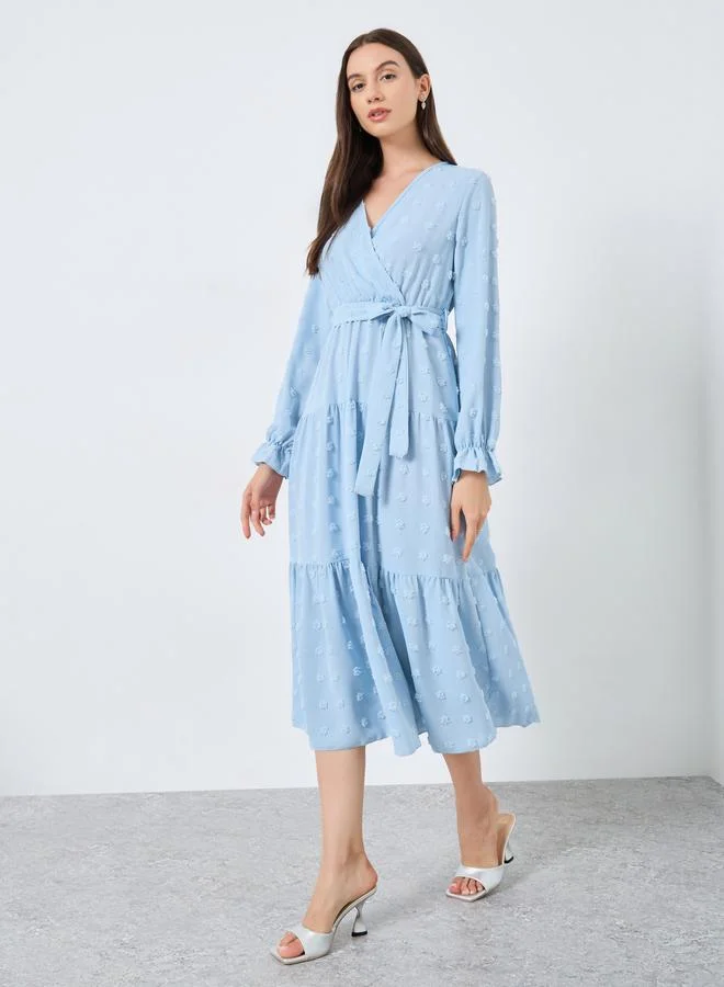 تايك تو فستان ميدي أزرق مزين بنقاط سويسرية
