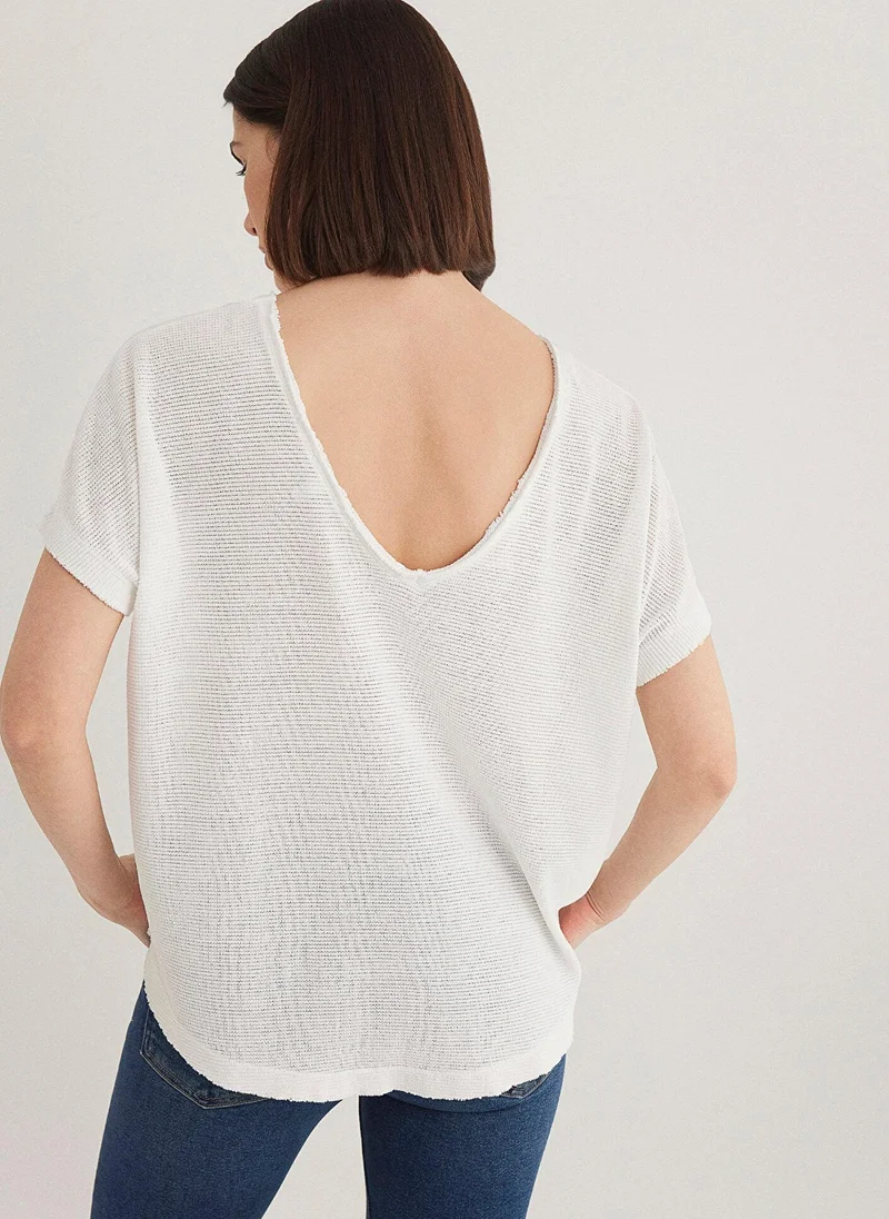 مافي Textured White T-Shirt