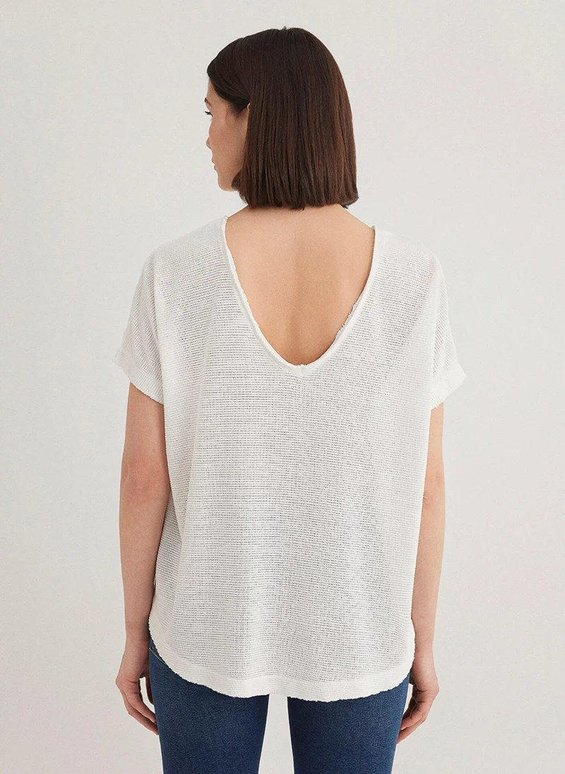 مافي Textured White T-Shirt
