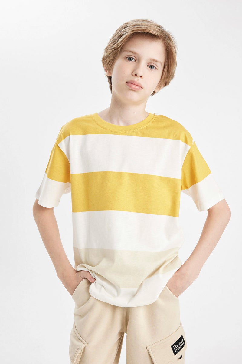 ديفاكتو تيشيرت مخطط اولادي قصة عادية وياقة مستديرة - Image 1