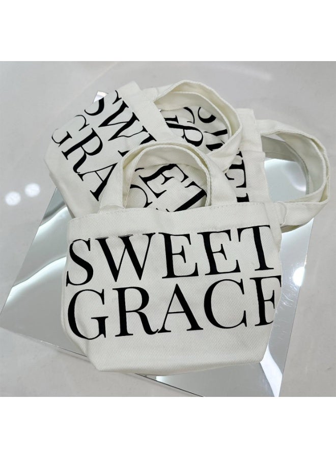حقيبة توت قماش تويل بحروف كبيرة "Sweet Grace" – حقيبة يد صغيرة أنيقة بتصميم عصري وخفيف الوزن، مناسبة للتسوق والاستخدام اليومي للنساء - Image 1