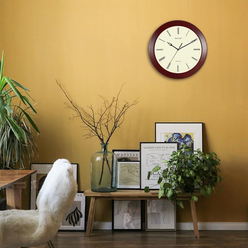 WOOD CRAFT ساعة حائط أنالوج خشبية مصممة بإطار زجاجي منحني نحيف آلية كواتز صامتة 13 بوصة قطر إطار بني داكن متوسط نموذج Ws2311 - Image 3