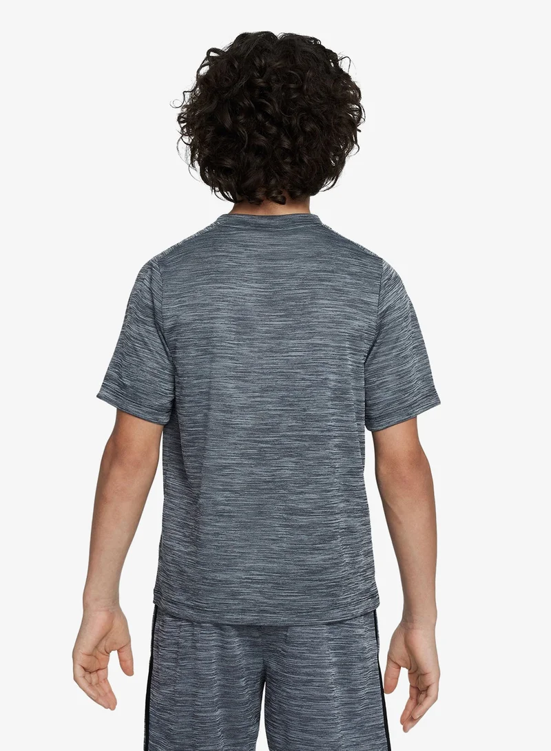 نايكي بلوزة متعددة الألوان