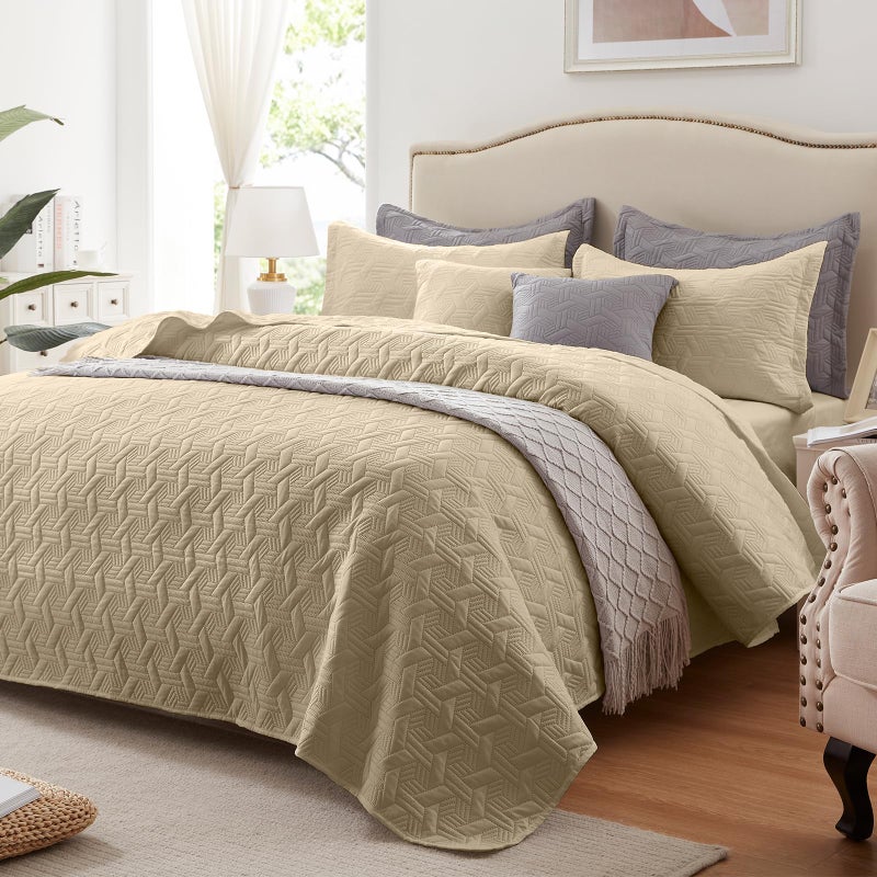 LEAONME FullQueen Quilt Set 3 PiecesLightweight Beige Bedspread90x98Soft Microfiber Summer QuiltLuxurious Warm Coverlet Sets for All Seasons Includes 1 Quilt 2 Shams