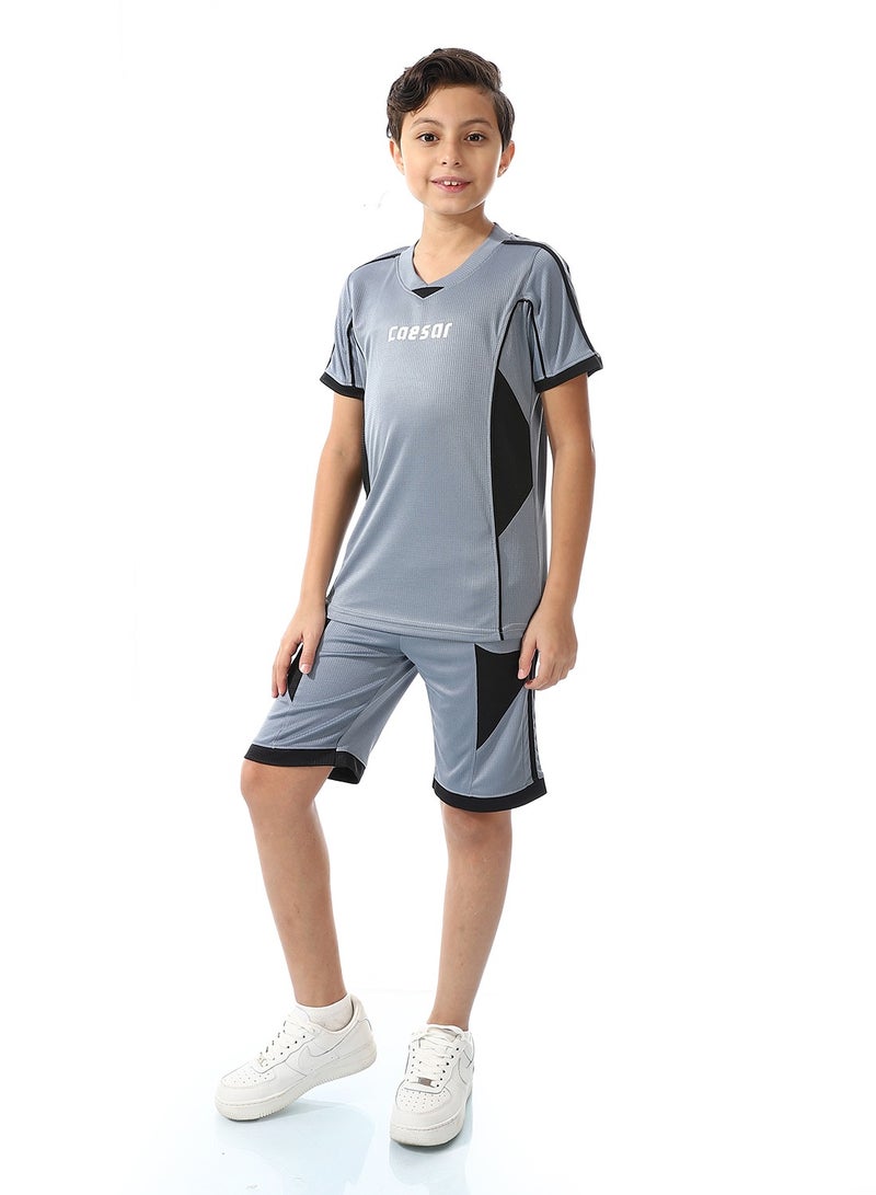 سيزار طقم رياضي أولادي مكون من تيشرت وشورت - Image 2