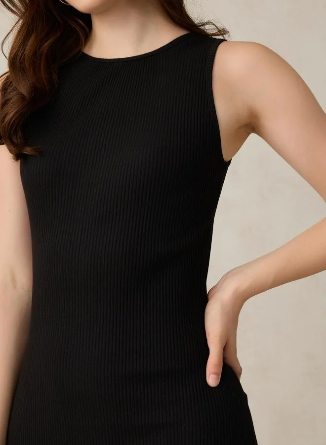 أوجيدر فستان ميدي بديكون مضلع بشق جانبي