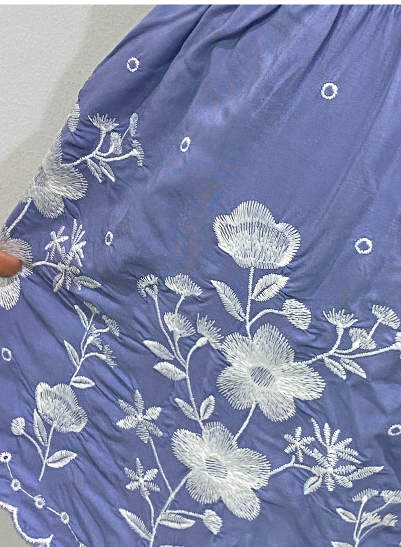 Mei Stylish Women`s Casual Floral Embroidery Cotton Shorts - Image 4