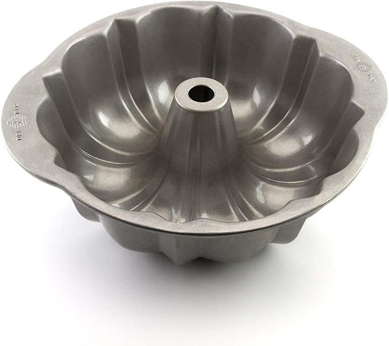 USA Pan Bakeware Nonstick Fluted Tube Cake Pan Aluminized Steel 10Inch