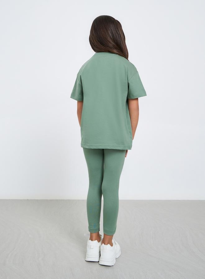 Styli Girls Green Oversized T-Shirt and Leggings Set - Image 4