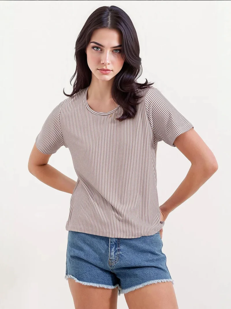 بيغ دارت تي شيرت بياقة دائرية مخطط من