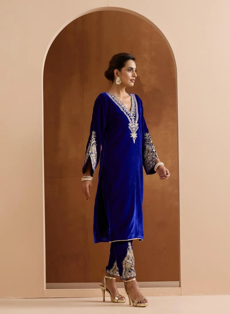 ISHIN Women's Blue Velvet Embroidered Tunic Full Length Palazzo Straight Fit Kurta Set
