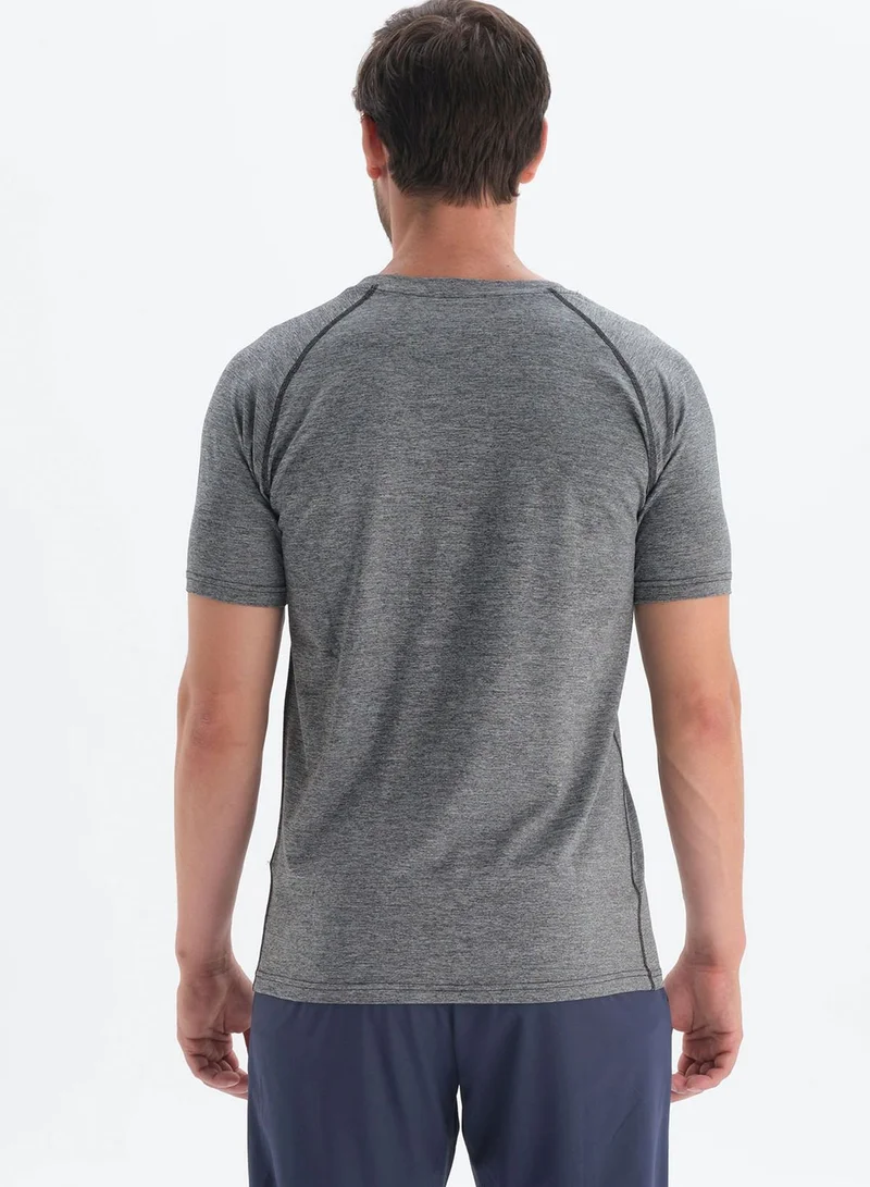 dagi Essential T-Shirt
