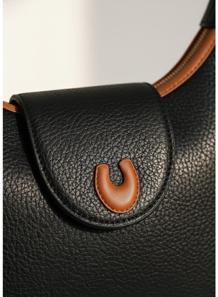 شنطة يد نسائية بتصميم كلاسيكي عصري أنيق من الجلد الصناعي الفاخر- لون اسود - Image 5