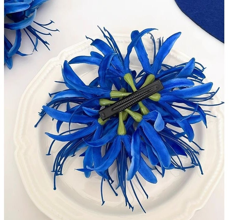 JAYATO Atmospheric floral side-bar hairpin for spring photography - a fashionable headband with a holiday vibe, featuring a three-piece set of hair accessories. - Image 5