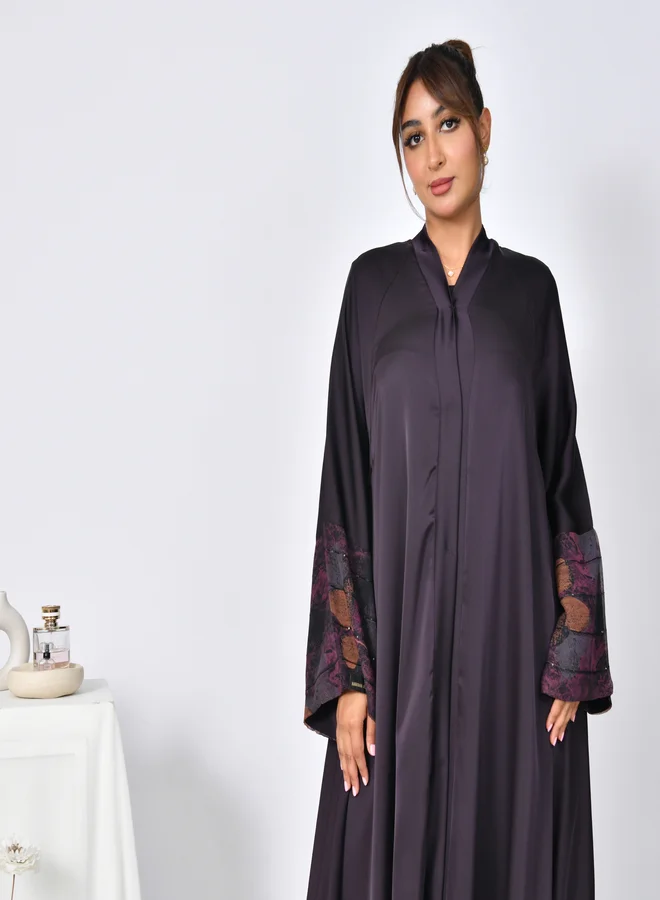 HAWRAA ABAYA Dark purple cloche abaya with chiffon floral inserts on the sleeves