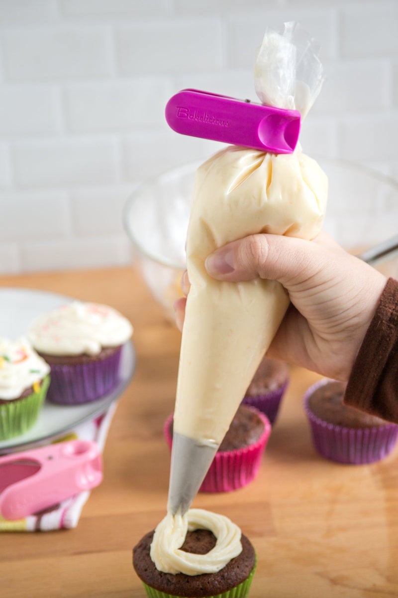 Bakelicious Decorating/Icing Bag Clips, Multi-Color, 1 x 1.5 x 2.75 inches, Set of 3 - Image 4
