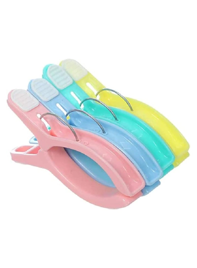 4 Plastic blanket Clips - Image 1