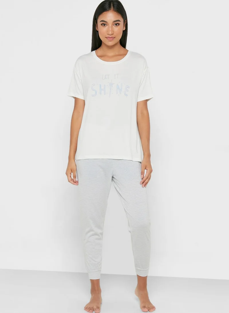 Catherine Round Neck T-Shirt & Pyjama Set