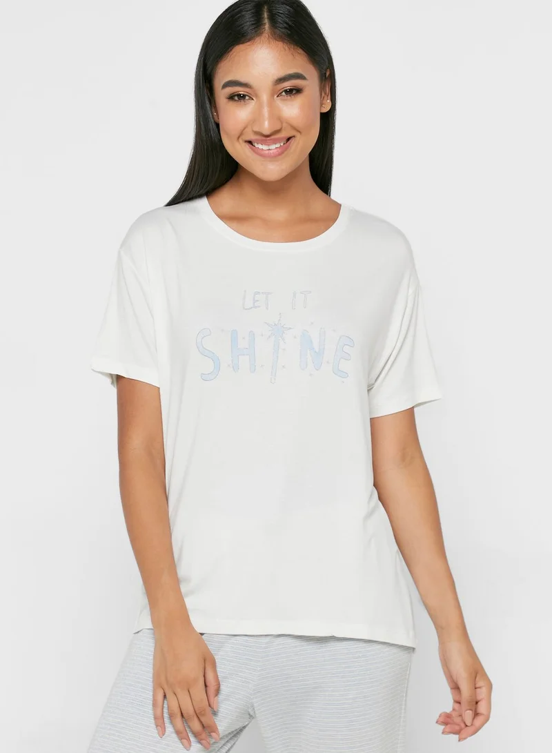 Catherine Round Neck T-Shirt & Pyjama Set