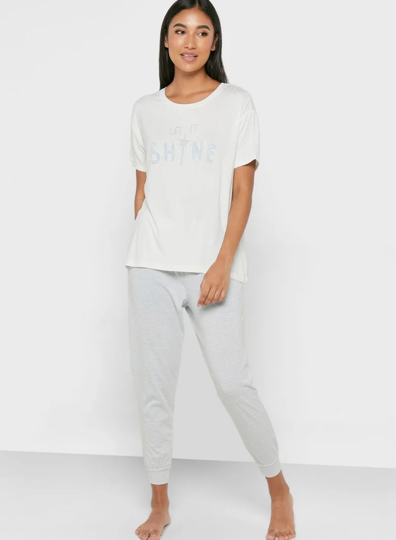 Catherine Round Neck T-Shirt & Pyjama Set