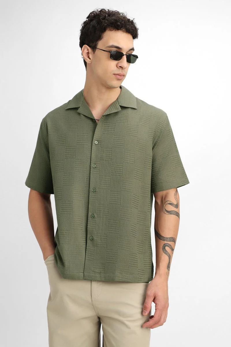 سنيتش قميص قطني % بقصة مربعة بنقوش هندسية