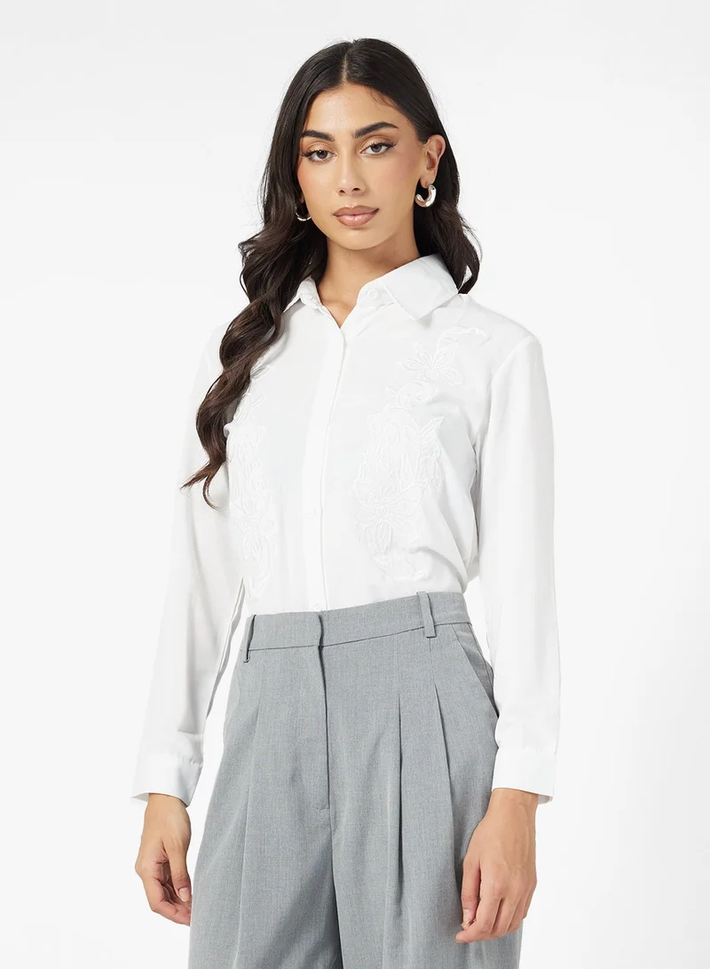 ايلا قميص بأزرار مطرز