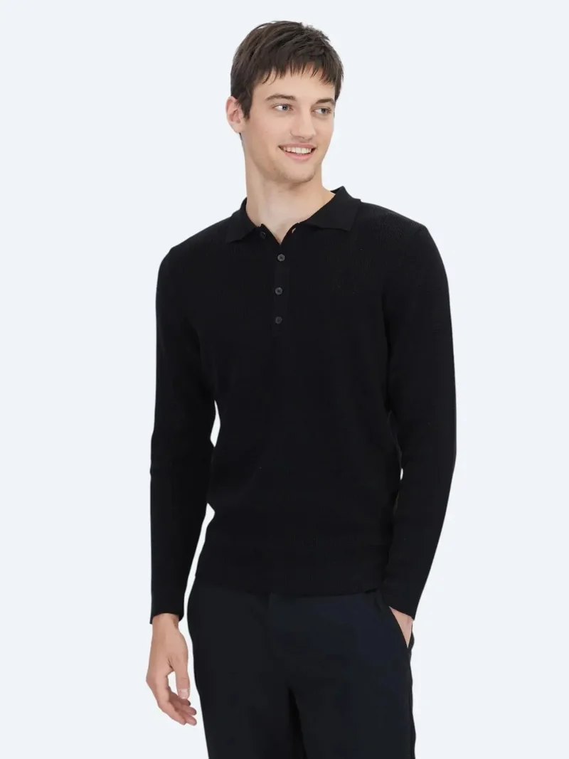 كيب سويت شيرت أسود محبوك